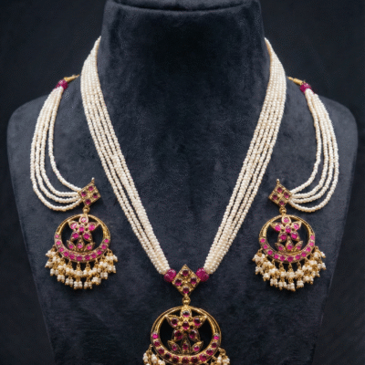 The Gulabi Chand Pearl Set